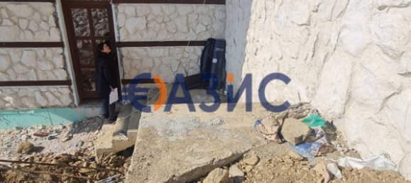 Дом с 4 спальнями в Свети-Влас, Болгария № 1004 13