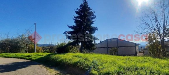 Дом с 5 комнатами в Монте Сан Джованни Кампано, Италия № 178129 12