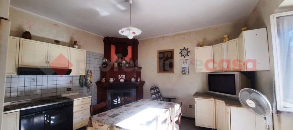 Дом с 5 комнатами в Монте Сан Джованни Кампано, Италия № 178129 6