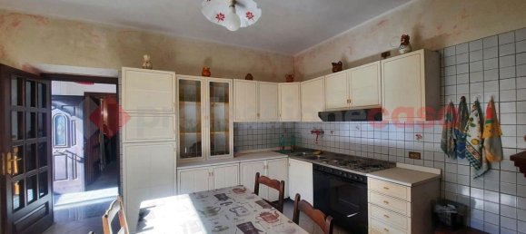 Дом с 5 комнатами в Монте Сан Джованни Кампано, Италия № 178129 8