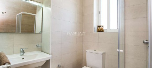 3 غرف نوم فيلا في Birkirkara, Malta رقم 8847 9