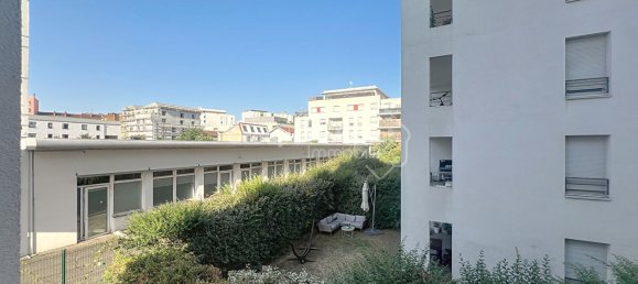 Estudio en Lyon, France No. 347747 11