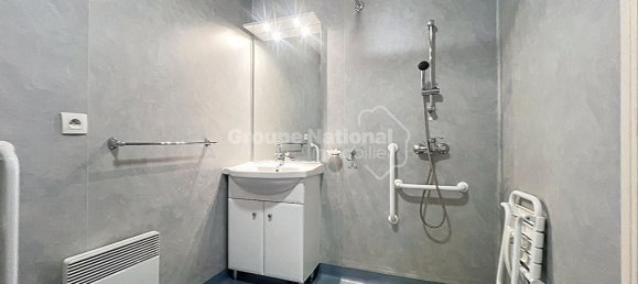 Estudio en Lyon, France No. 347747 9