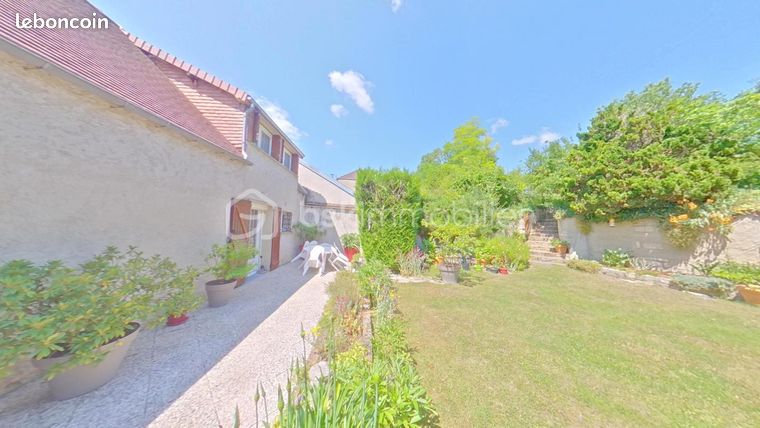 Casa T2 em Nailly, France N.º 309008