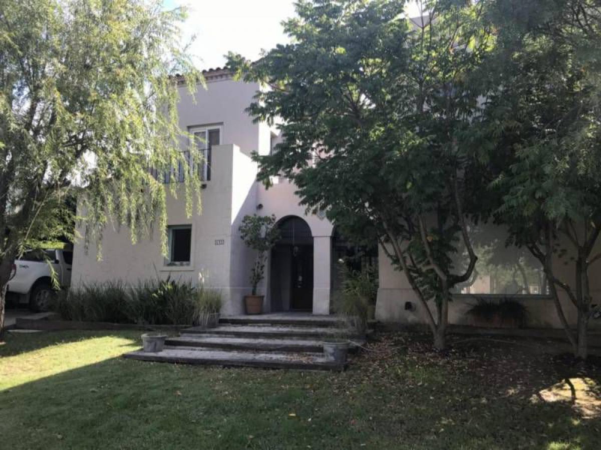 Casa de 4 dormitorios en Tigre, Argentina No. 57093