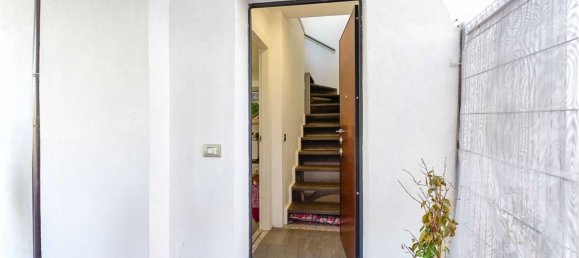 5-salle Maison à Carugo, Italy No. 5091 36