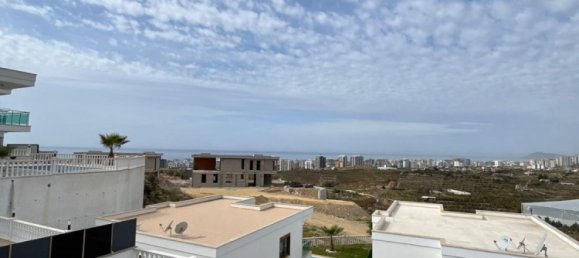 Villa de 3+1 en Kargicak, Turkey No. 17933 10