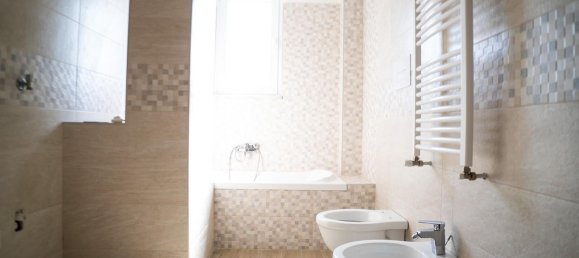 5 rooms Apartment in Frattamaggiore, Italy No. 277979 7