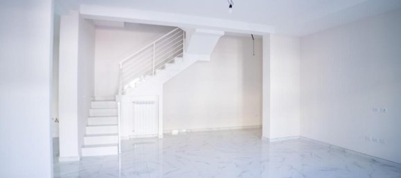 5 rooms Apartment in Frattamaggiore, Italy No. 277979 8