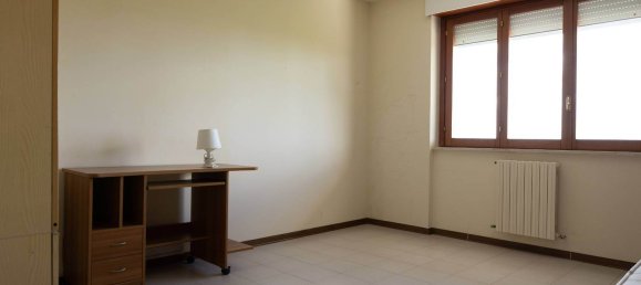 3 rooms Apartment in Macerata, Italy No. 294869 10