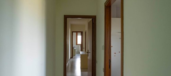 3 rooms Apartment in Macerata, Italy No. 294869 6
