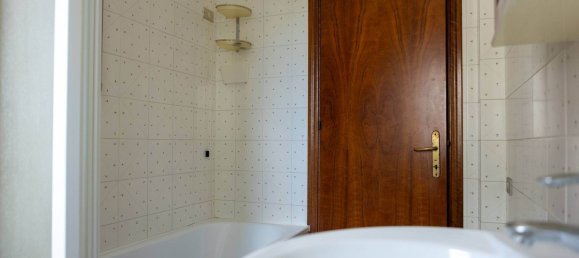 3 rooms Apartment in Macerata, Italy No. 294869 19