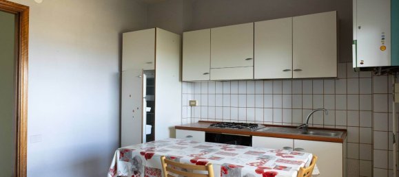 3 rooms Apartment in Macerata, Italy No. 294869 8
