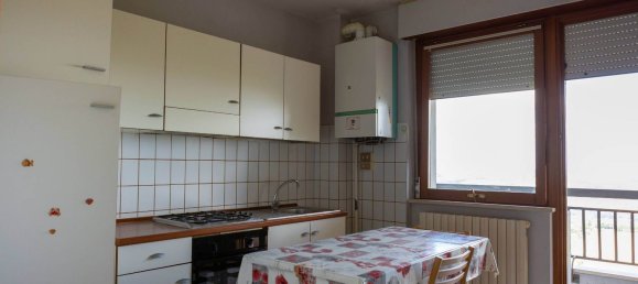 3 rooms Apartment in Macerata, Italy No. 294869 7