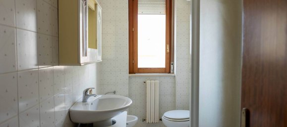 3 rooms Apartment in Macerata, Italy No. 294869 18