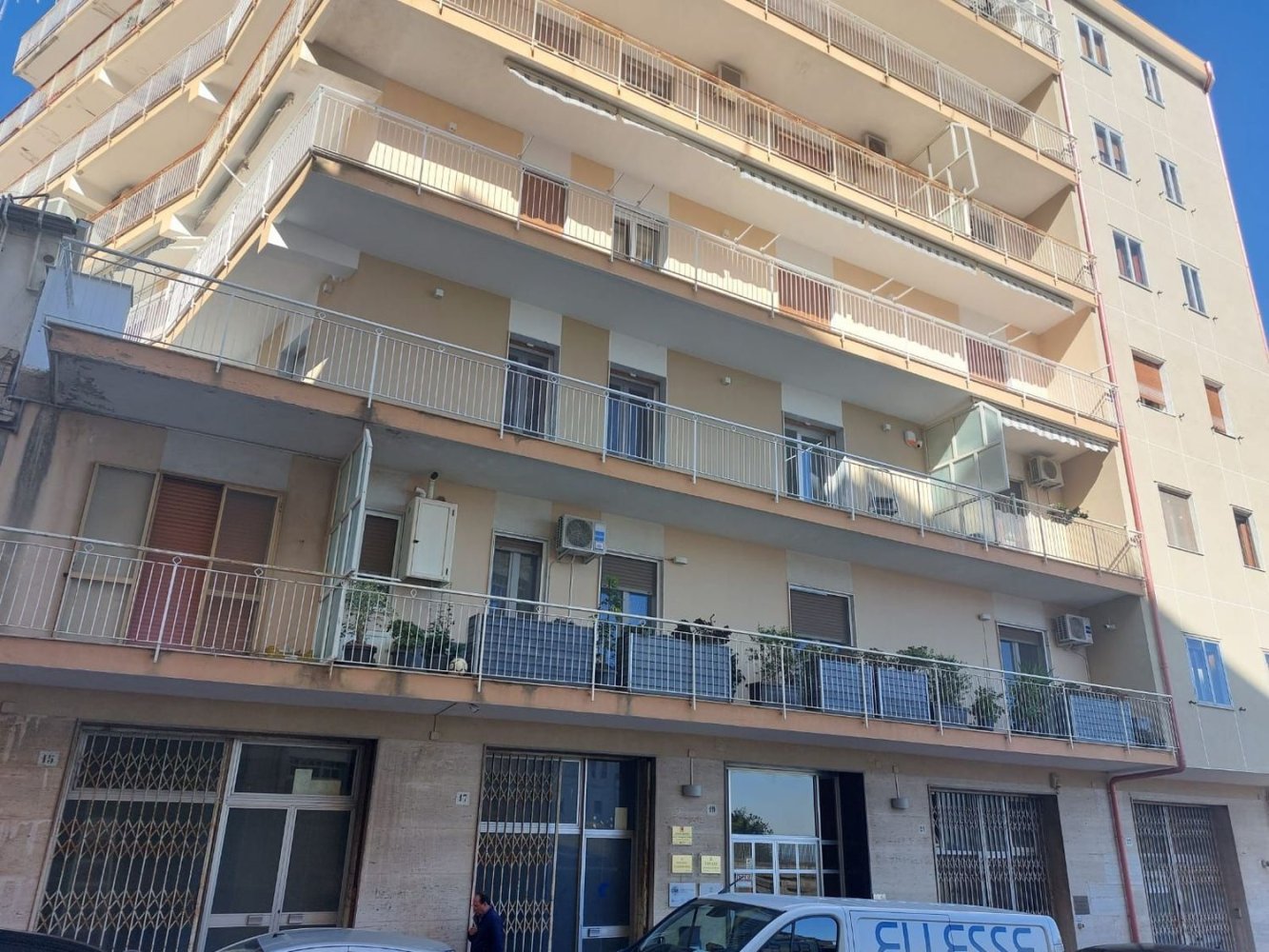 3-salle Appartement à Catanzaro, Italy No. 90078