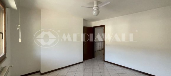 4 rooms House in Pordenone, Italy No. 98890 24