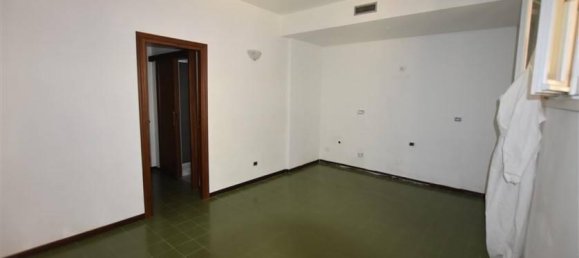 2 rooms Apartment in Sassari, Italy No. 33769 3