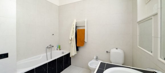 6 rooms Apartment in Florence, Italy No. 190434 19