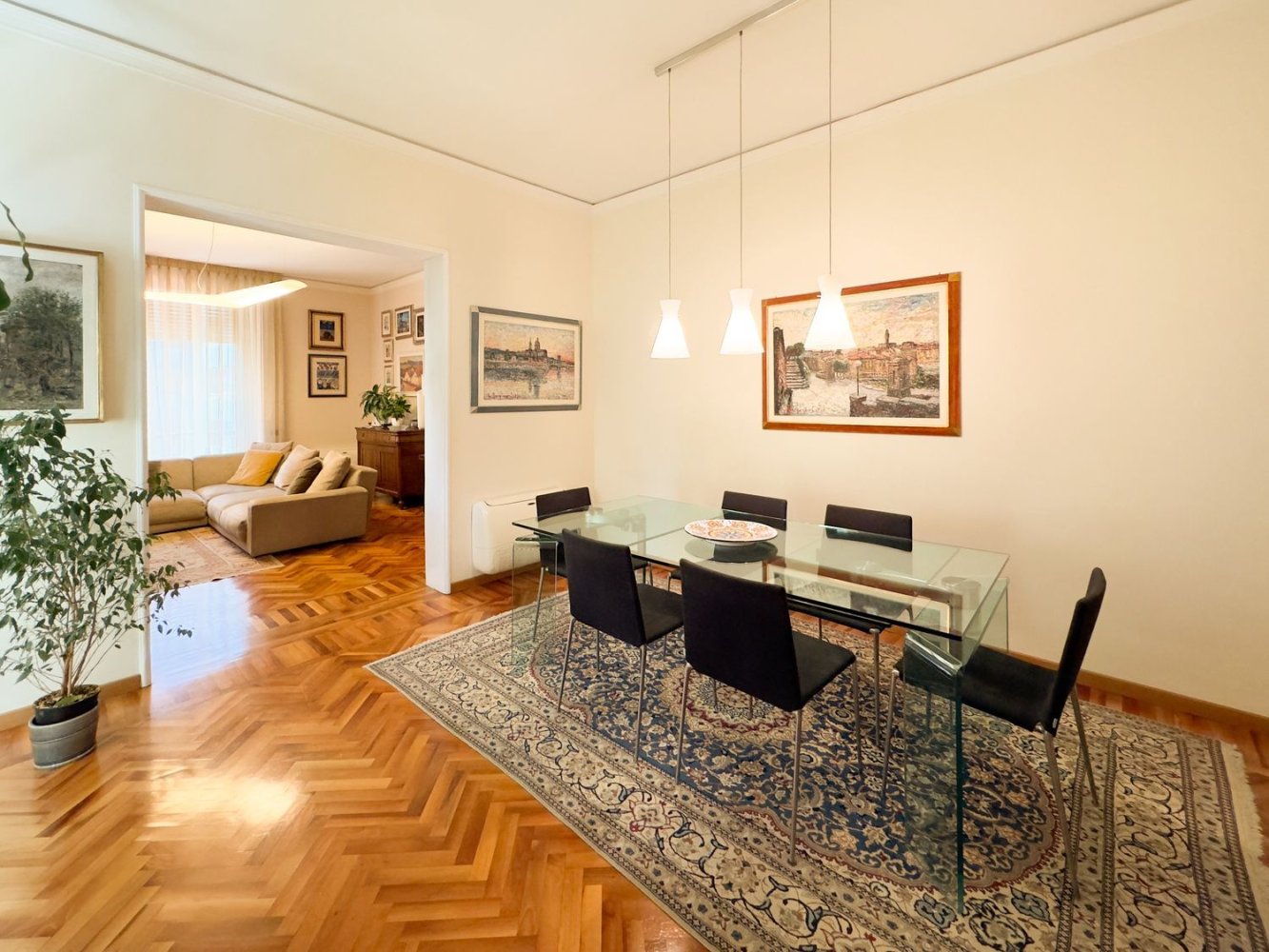 6 rooms Apartment in Florence, Italy No. 190434