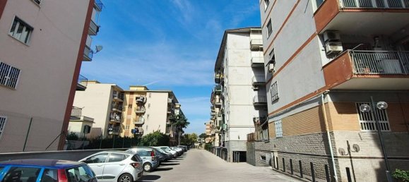Apartamento de 5 dormitorios en San Giorgio a Cremano, Italy No. 120539 6