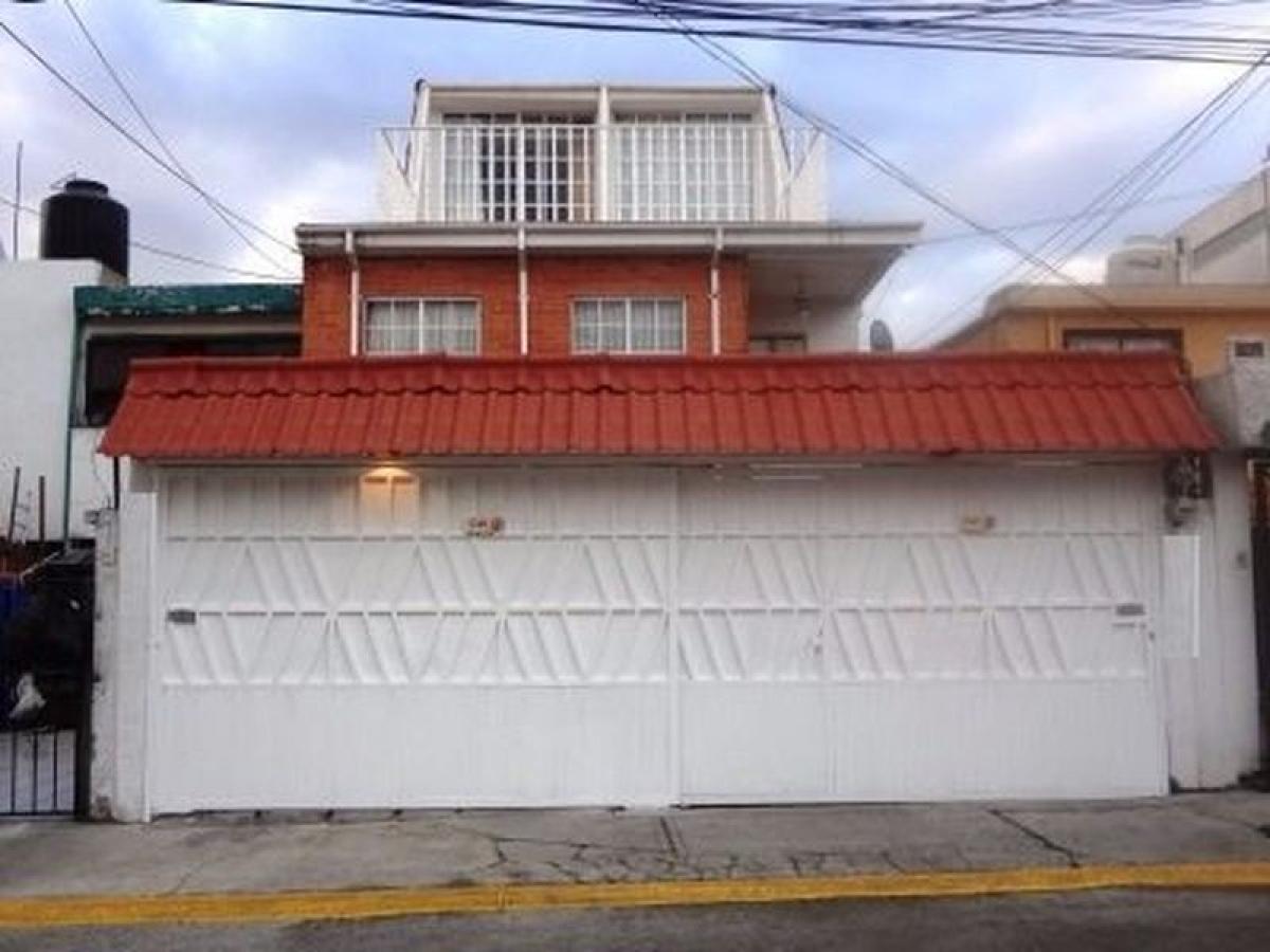 Casa de 4 dormitorios en Ciudad López Mateos, Mexico No. 209088