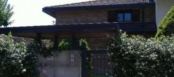 4 rooms Apartment in Gallarate, Italy No. 372432 3