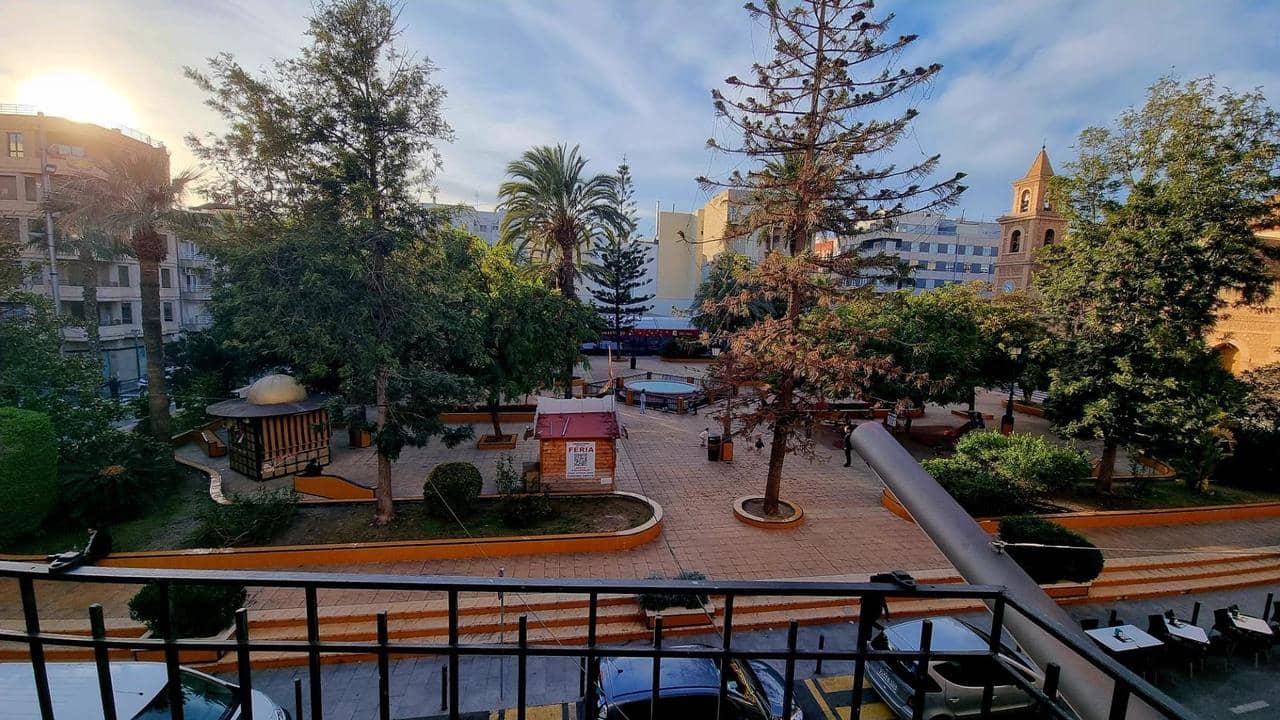 Apartamento de 2 dormitorios en Torrevieja, Spain No. 186374