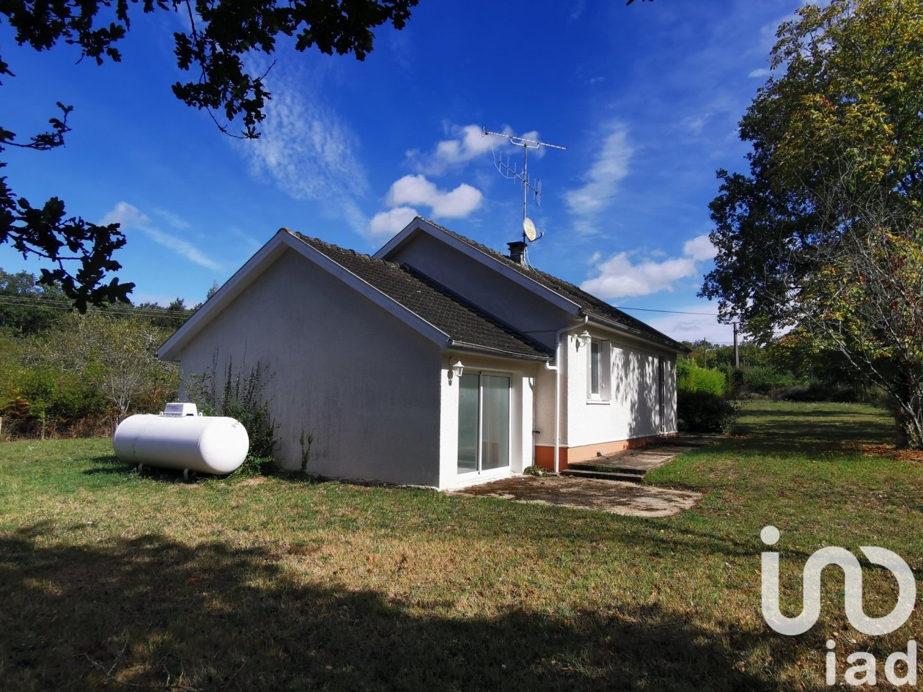 2 bedrooms House in Oulches, France No. 222782