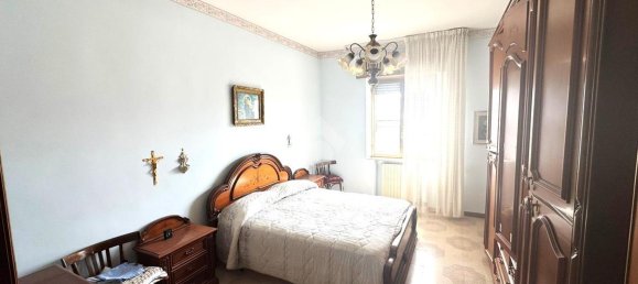 Apartamento de 4 habitaciónes en Foggia, Italy No. 173000 24