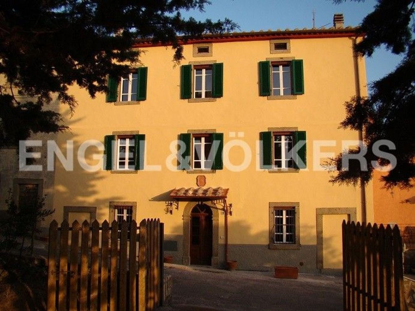 10 rooms House in Castel del Piano, Italy No. 132276