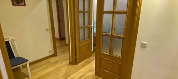 Apartamento de 3 dormitorios en Madrid, Spain No. 171792 2