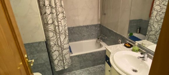 Apartamento de 3 dormitorios en Madrid, Spain No. 171792 21