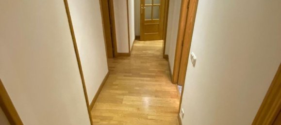 Apartamento de 3 dormitorios en Madrid, Spain No. 171792 11