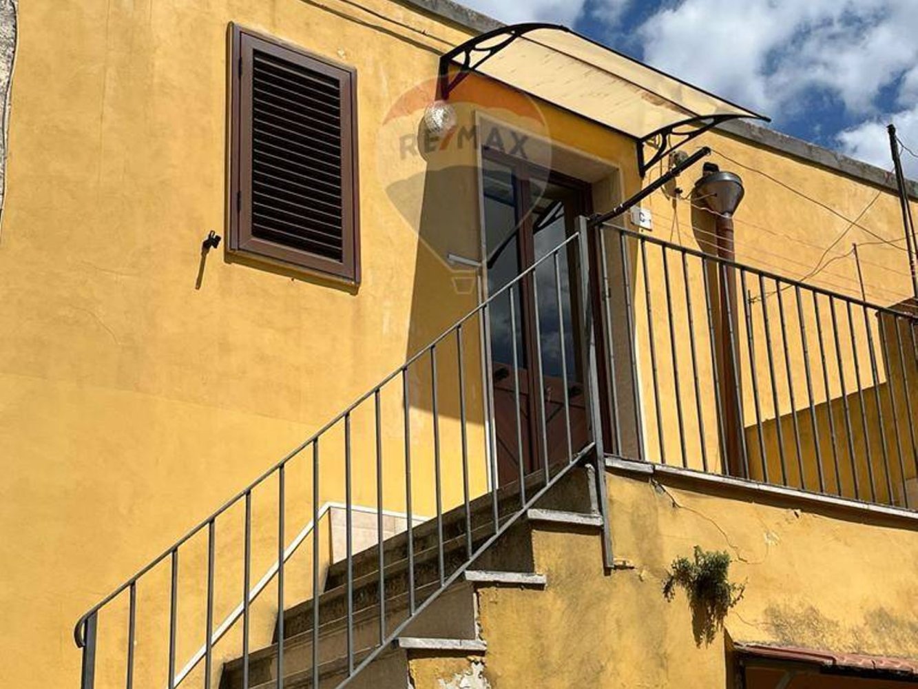 2 bedrooms House in Ferla, Italy No. 131020