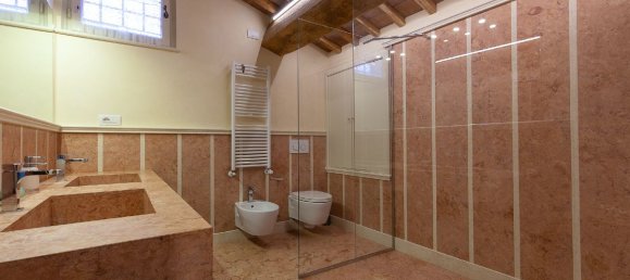 4 bedrooms Villa in Lucca, Italy No. 229143 26