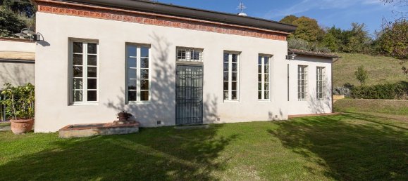 4 bedrooms Villa in Lucca, Italy No. 229143 2