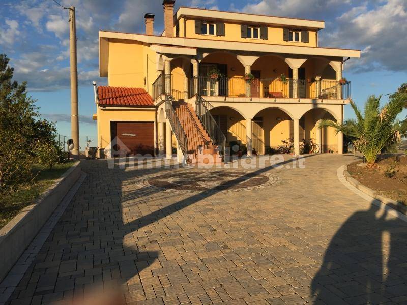 4 chambres Villa à Gissi, Italy No. 235029