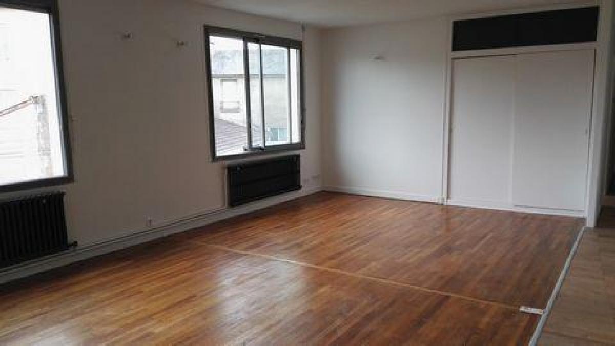 Condominio de 4 dormitorios en Poitiers, France No. 37121