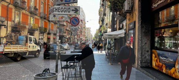 1غرفة مستودع في Naples, Italy رقم 25533 15