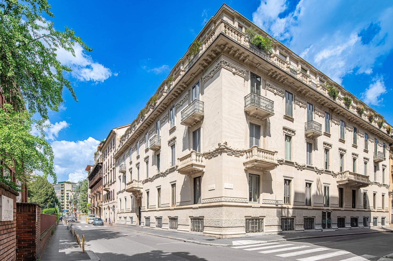 Дуплекс с 2 спальнями в Милан, Италия № 354095