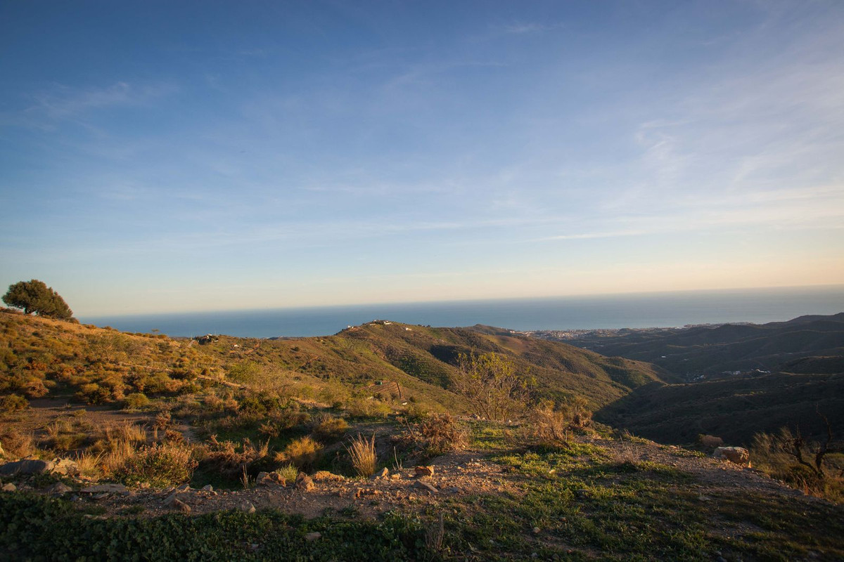 Terreno en Moclinejo, Spain 30000 m² No. 56533