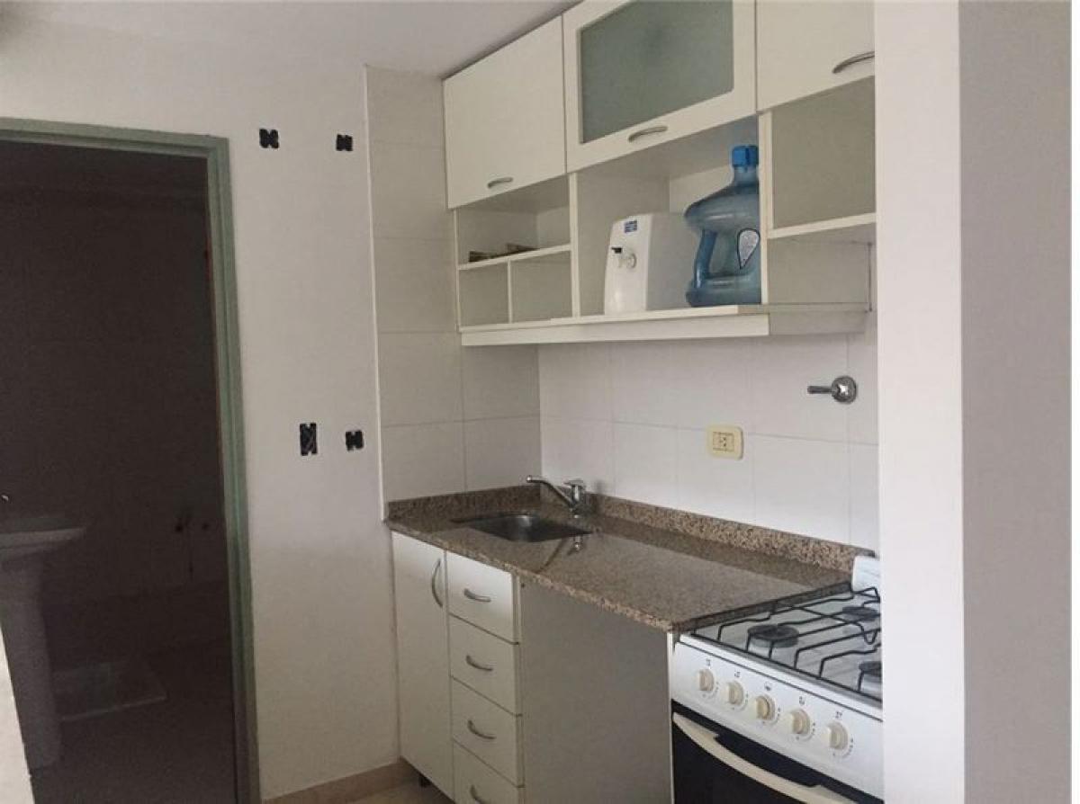 Studio in Moron, Argentina No. 12633