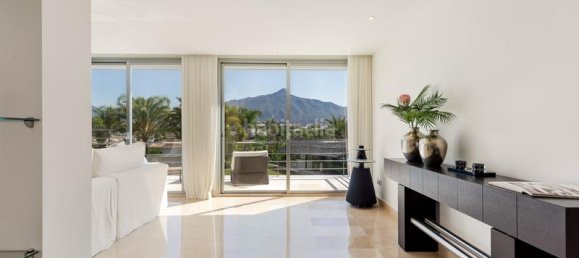 7 Schlafzimmer Villa in Marbella, Spain, Nr. 120426 16