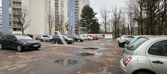  Parking in Lille, France No. 77871 3