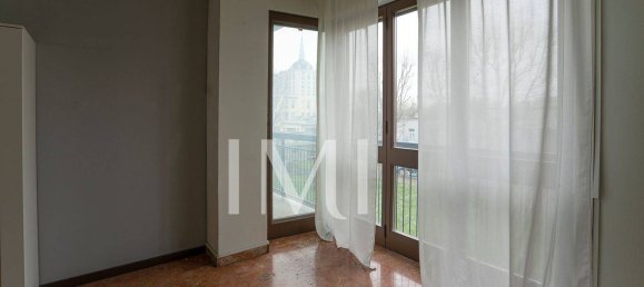 Apartamento de 2 dormitorios en Milan, Italy No. 241364 4