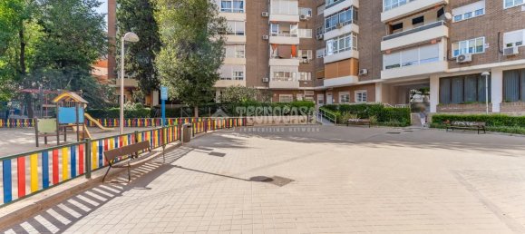 3 bedrooms Apartment in Madrid, Spain No. 143419 24