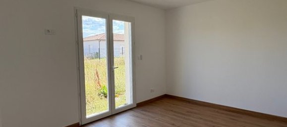 Дом с 3 спальнями в Сен-Николя-де-ла-Граве, Франция № 308345 2