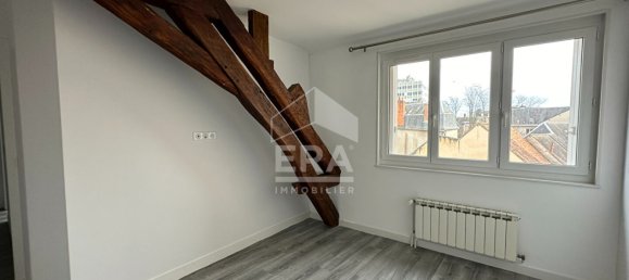 3 chambres Duplex à Châteauroux, France No. 67075 6