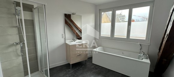 3 chambres Duplex à Châteauroux, France No. 67075 7